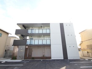 ボン　スヴニール　日進外観写真