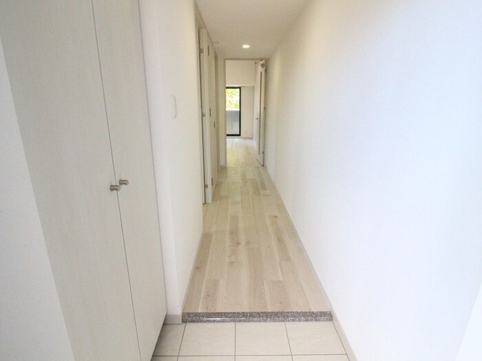 物件内観写真8　(廊下)