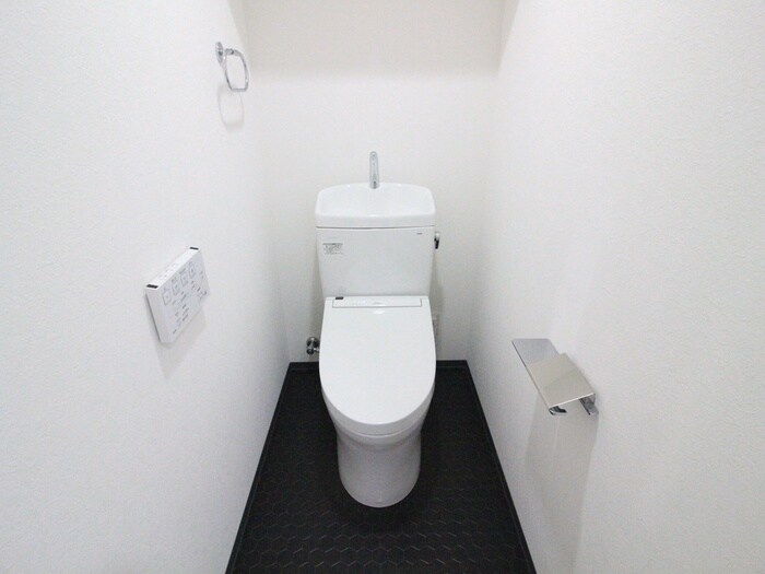 物件内観写真9　(トイレ)