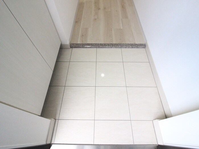 物件内観写真17　(玄関)