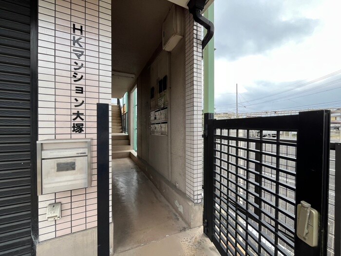 物件外観写真3　(エントランス部分)