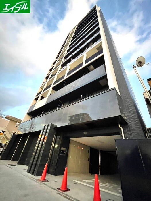 物件外観写真5　(駐車場)