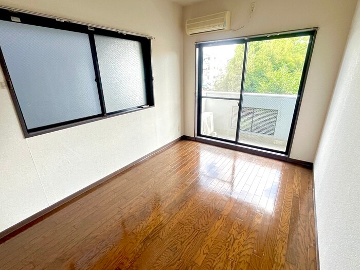 物件内観写真10　(居室)