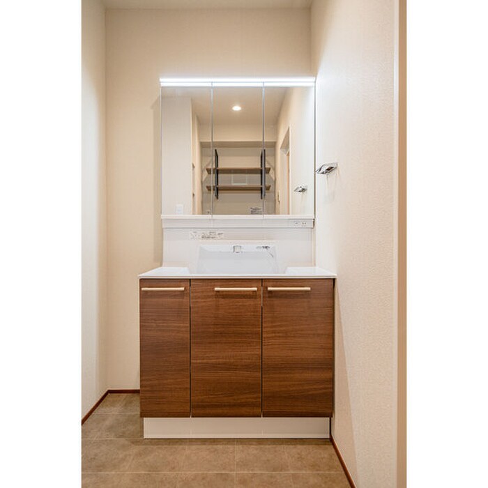 物件内観写真12　(収納)