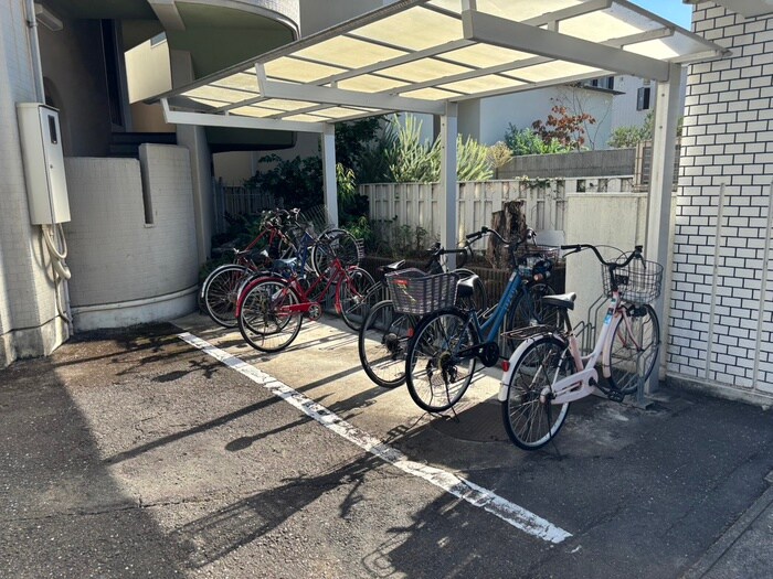 物件外観写真3　(駐輪場)