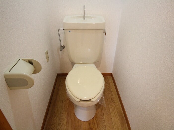 物件内観写真8　(トイレ)