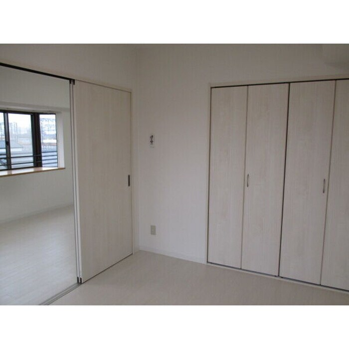 物件内観写真4　(居室)