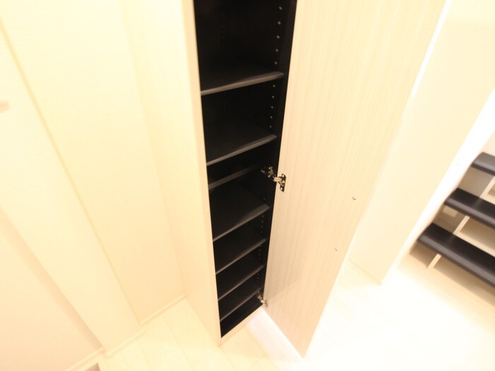物件内観写真14　(玄関)