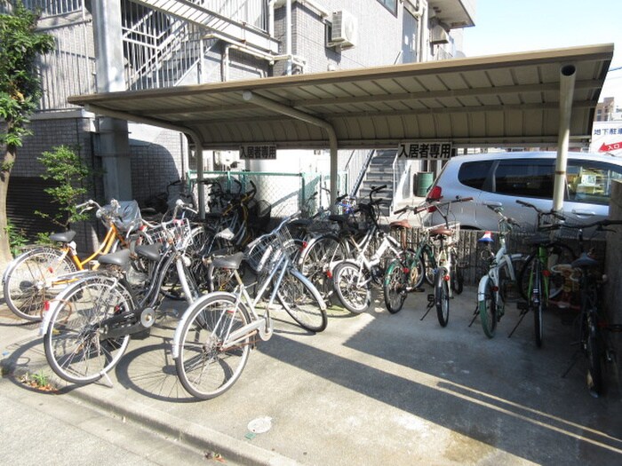 物件外観写真5　(駐輪場)