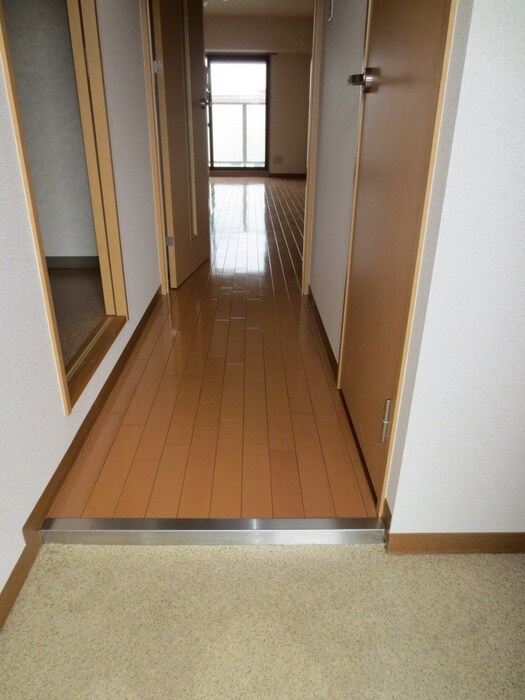 物件内観写真17　(玄関)