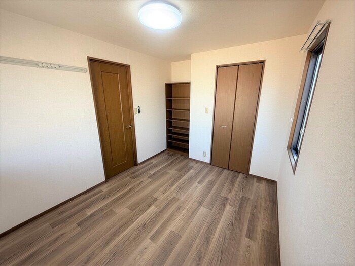 物件内観写真8　(居室)