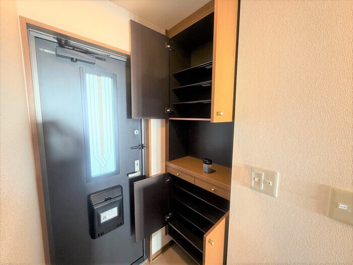 物件内観写真11　(靴箱)