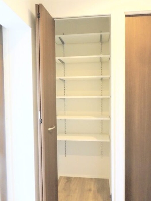 物件内観写真15　(玄関)