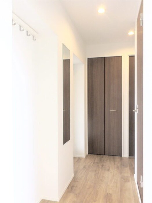 物件内観写真16　(廊下)