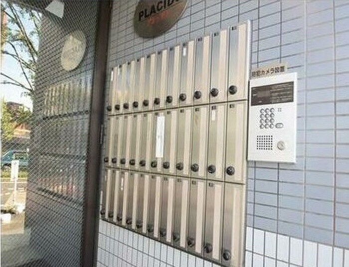 物件外観写真5　(エントランス部分)