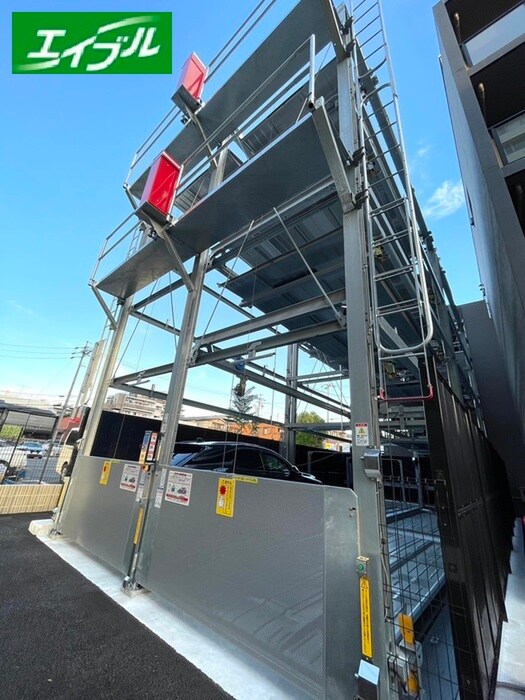 物件外観写真4　(駐車場)