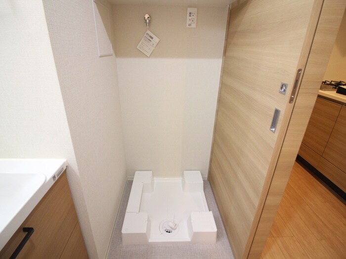 物件内観写真15　(洗濯機置場)