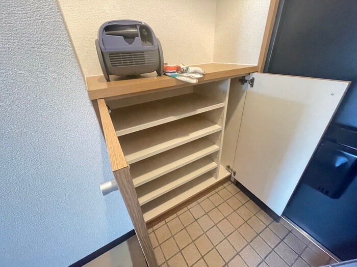 物件内観写真7　(靴箱)