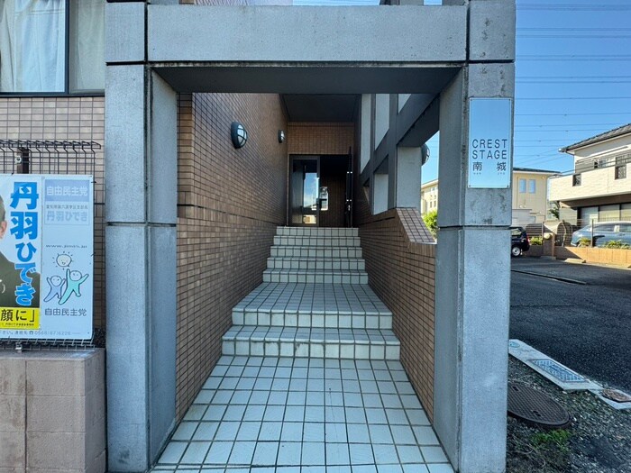 物件外観写真5　(エントランス部分)