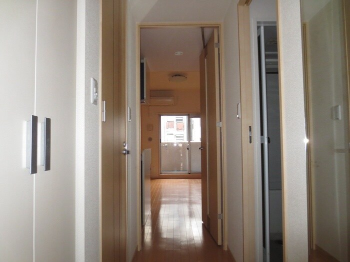 物件内観写真14　(廊下)