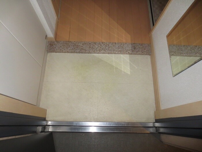 物件内観写真18　(玄関)