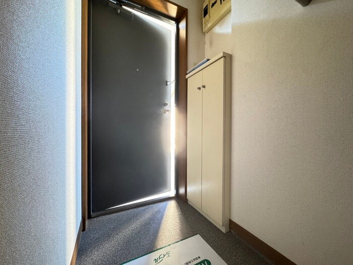 物件内観写真17　(玄関)