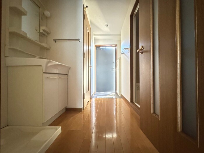 物件内観写真19　(廊下)