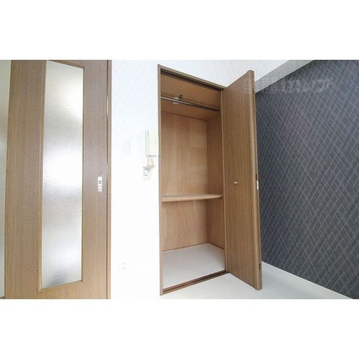 物件内観写真12　(収納)