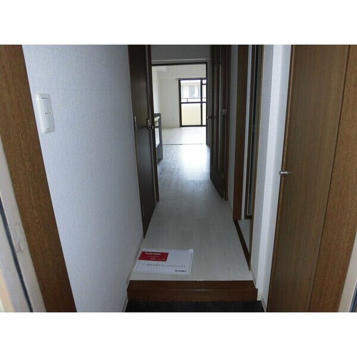 物件内観写真14　(玄関)