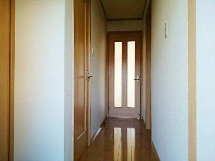 物件内観写真12　(玄関)