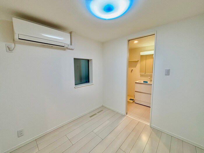 物件内観写真11　(居室)