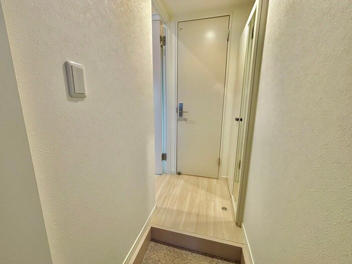 物件内観写真18　(玄関)