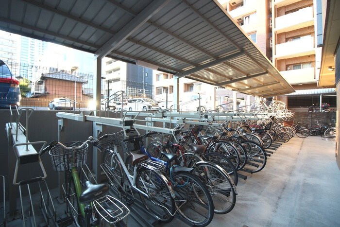 物件外観写真4　(駐輪場)