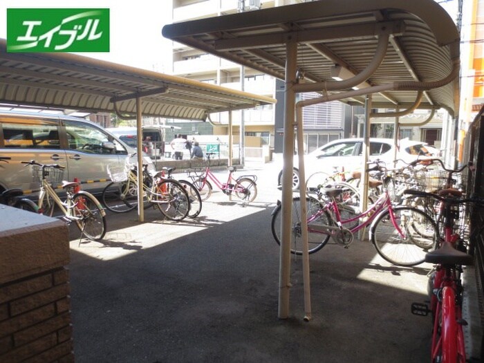 物件外観写真4　(駐輪場)