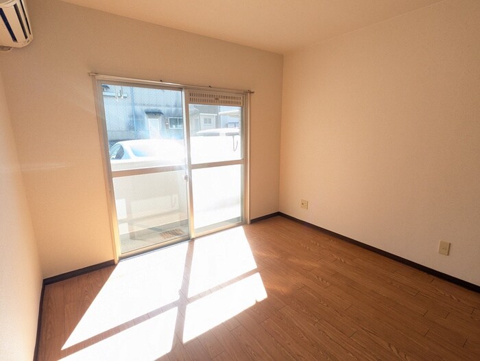 物件内観写真8　(居室)