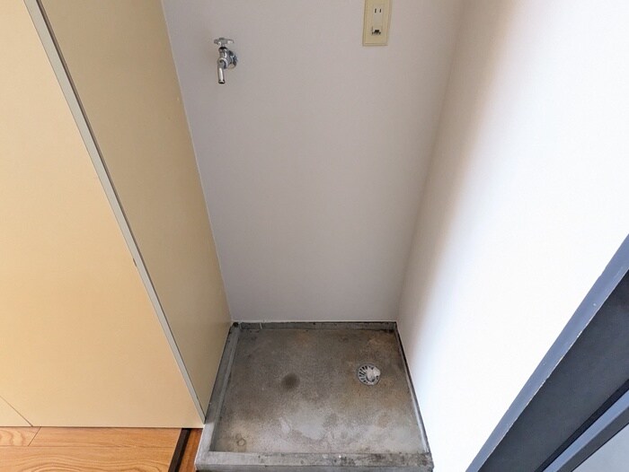 物件内観写真21　(洗濯機置場)