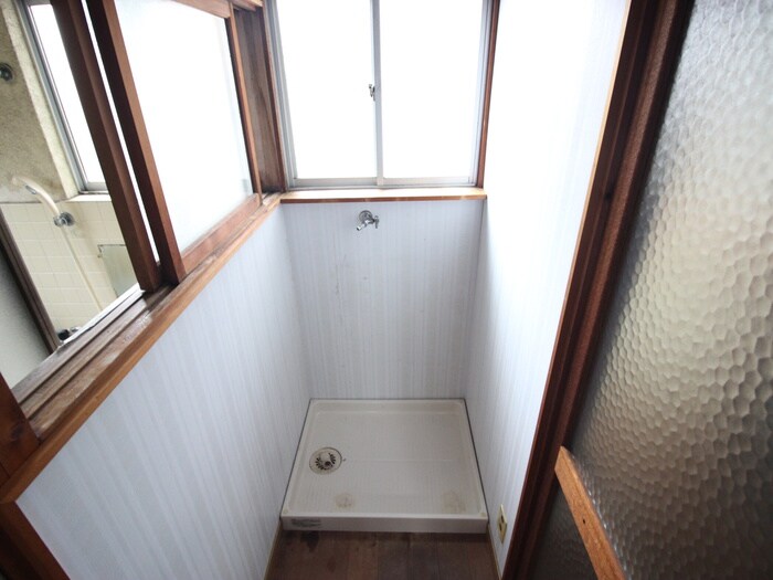 物件内観写真14　(洗濯機置場)