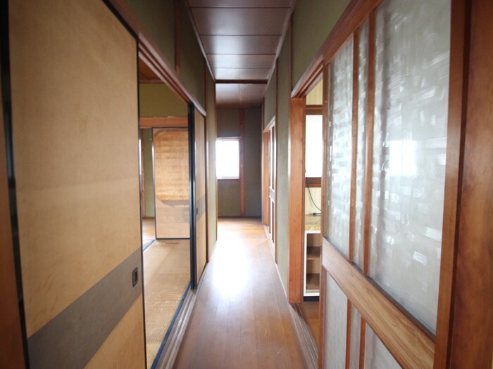 物件内観写真15　(廊下)