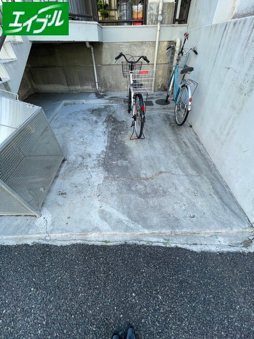 物件外観写真6　(駐輪場)