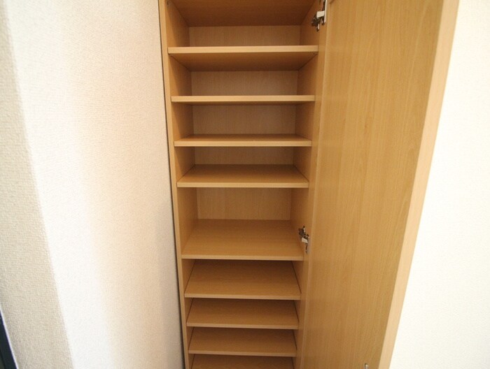 物件内観写真10　(靴箱)