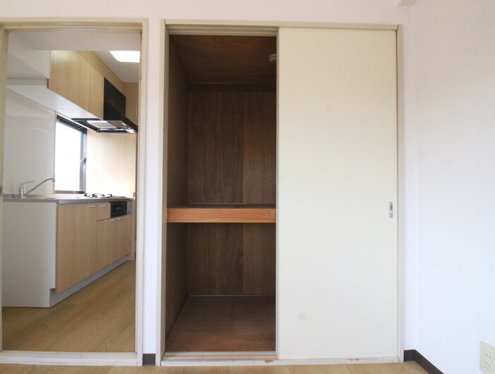 物件内観写真16　(収納)