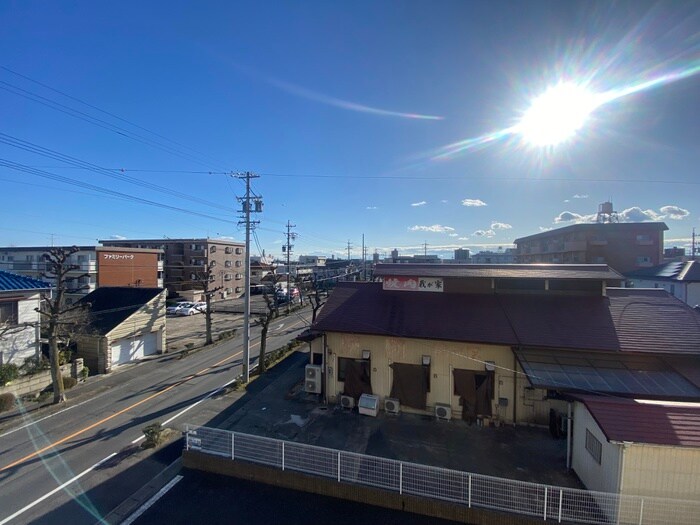 物件内観写真22　(室内からの展望)