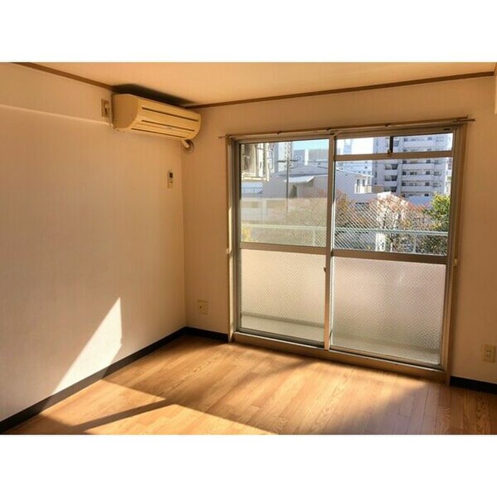 物件内観写真11　(居室)