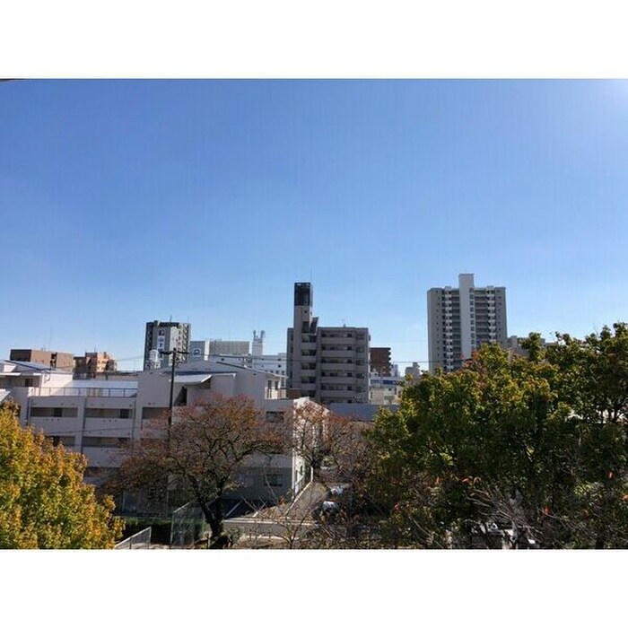 物件内観写真15　(室内からの展望)