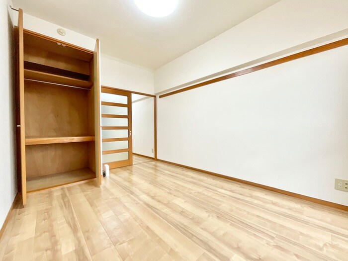 物件内観写真9　(居室)