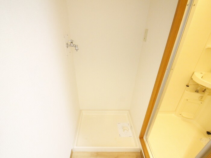 物件内観写真18　(洗濯機置場)