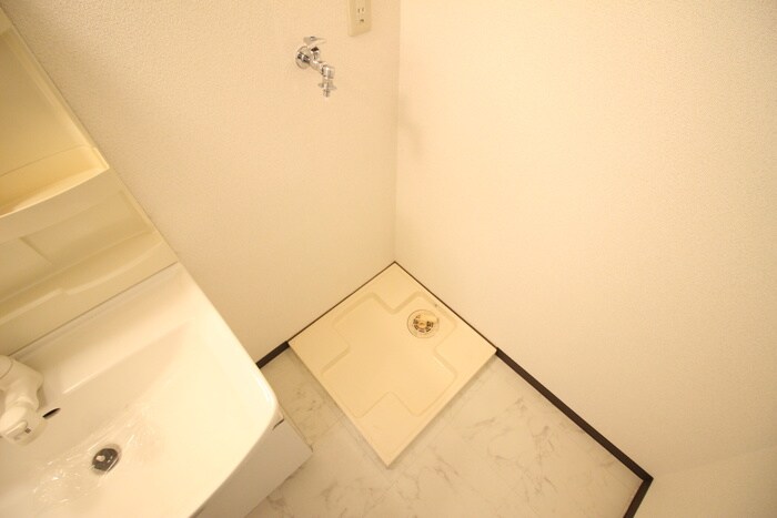 物件内観写真11　(洗濯機置場)