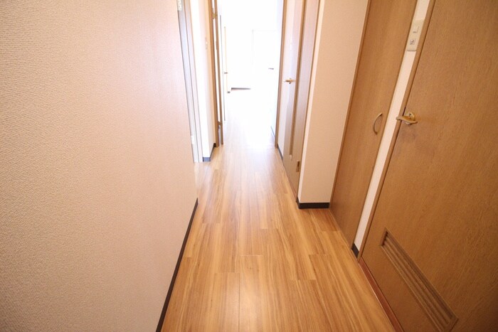 物件内観写真15　(廊下)