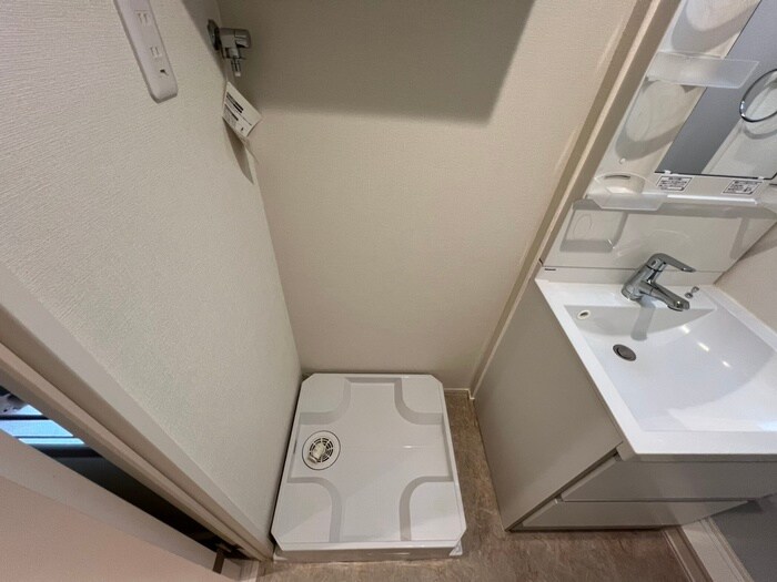 物件内観写真14　(洗濯機置場)