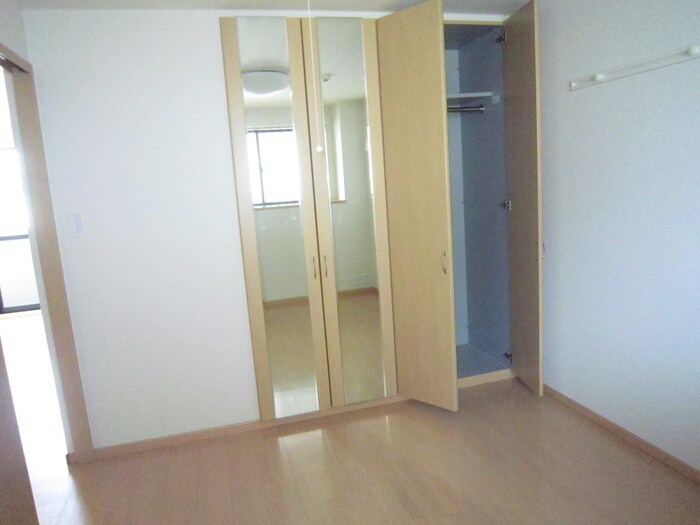 物件内観写真6　(収納)